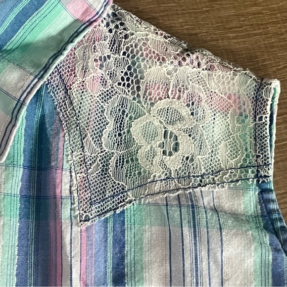 Wrangler Wrancher Women Medium Sleeveless Pearl Snap Shirt Plaid Western Country - Picture 3 of 10